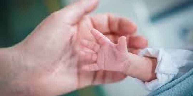 Prematüre Bebek Bakımı