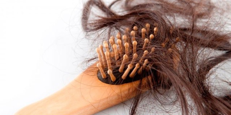 Saç Dökülmesini Önleyen Yöntemler