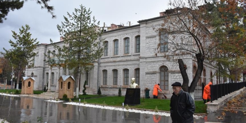 Ecdat yadigarı bina eski ihtişamına kavuştu