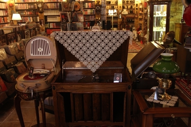 Eski ve yeni arasındaki bağı müzik ile kuruyor