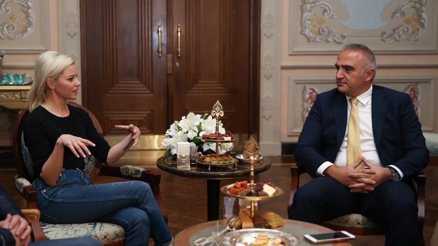Kültür ve Turizm Bakanı Ersoy Elizabeth Banks’ı kabul etti